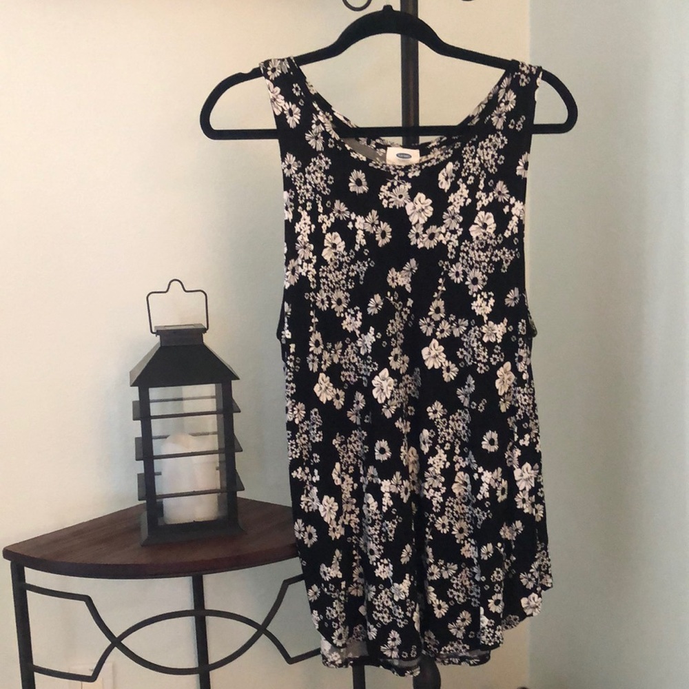 Old Navy Tunic🌸Sleeveless Top Floral Black&White